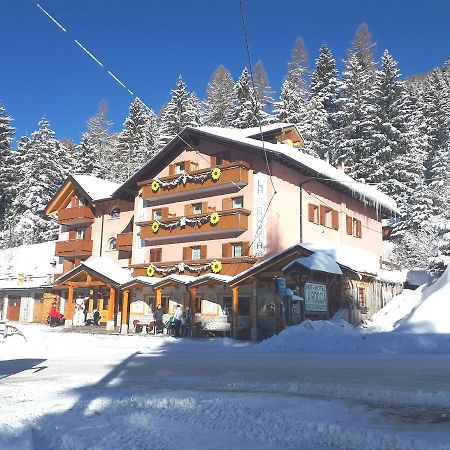 פאסו דל טונלה Hotel La Roccia מראה חיצוני תמונה