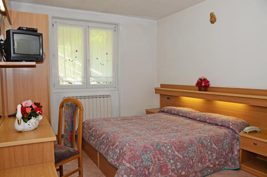 פאסו דל טונלה Hotel La Roccia חדר תמונה