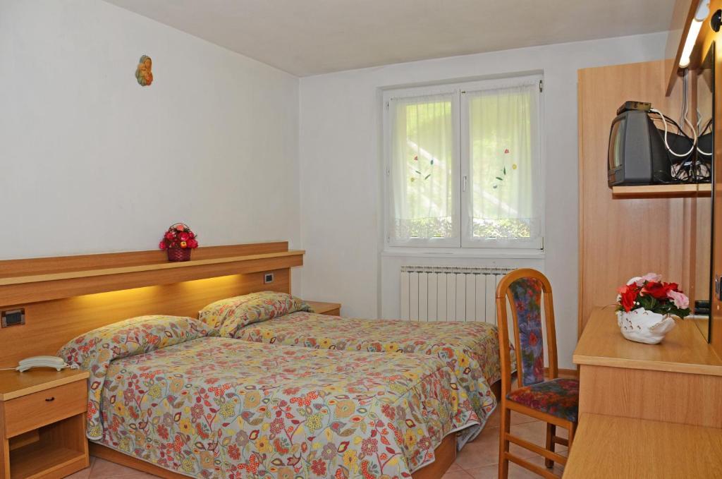 פאסו דל טונלה Hotel La Roccia חדר תמונה