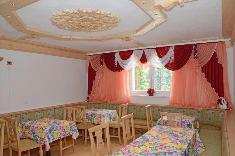 פאסו דל טונלה Hotel La Roccia מראה חיצוני תמונה