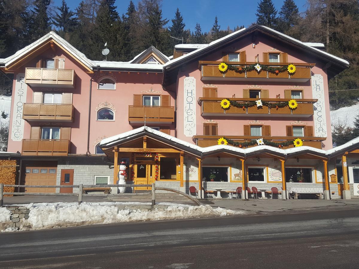 פאסו דל טונלה Hotel La Roccia מראה חיצוני תמונה