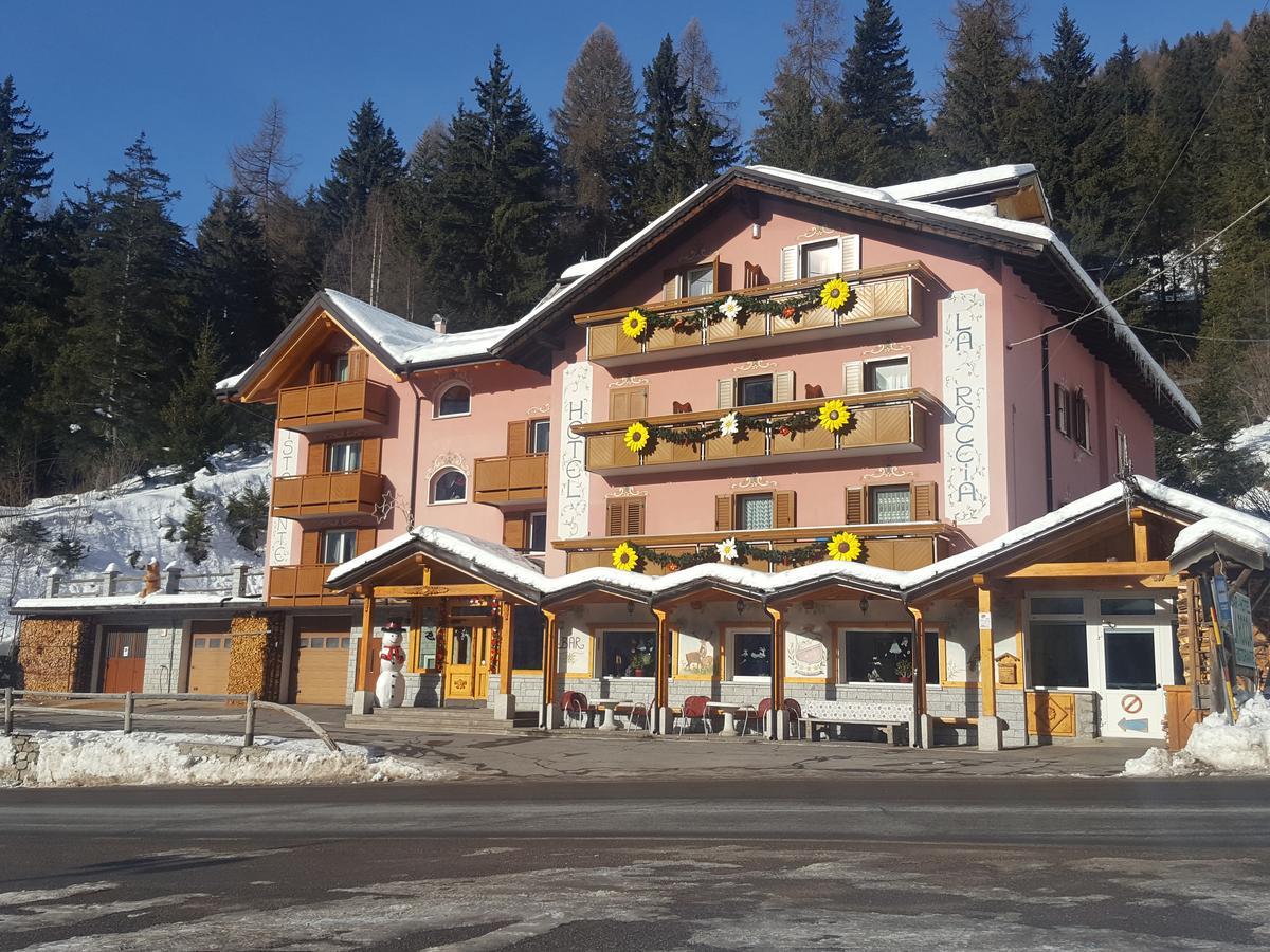 פאסו דל טונלה Hotel La Roccia מראה חיצוני תמונה