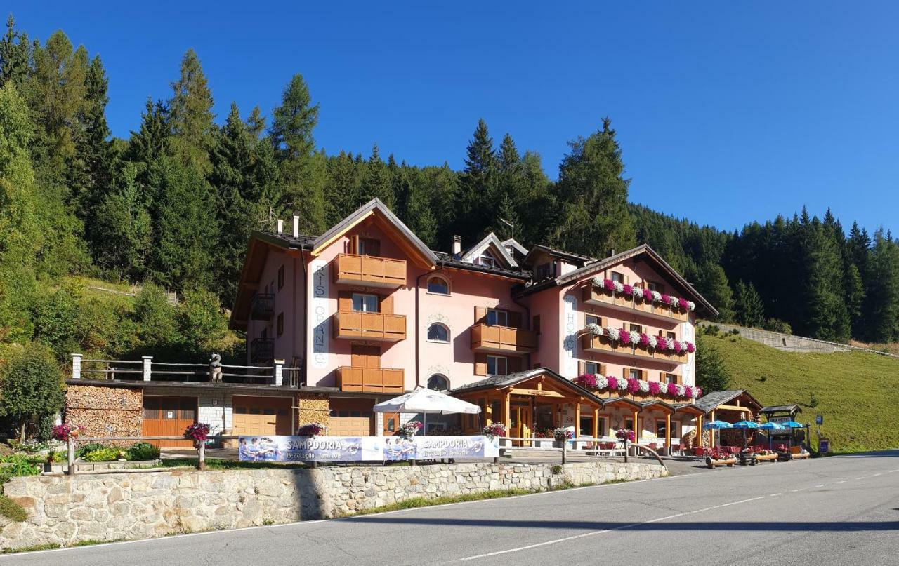 פאסו דל טונלה Hotel La Roccia מראה חיצוני תמונה